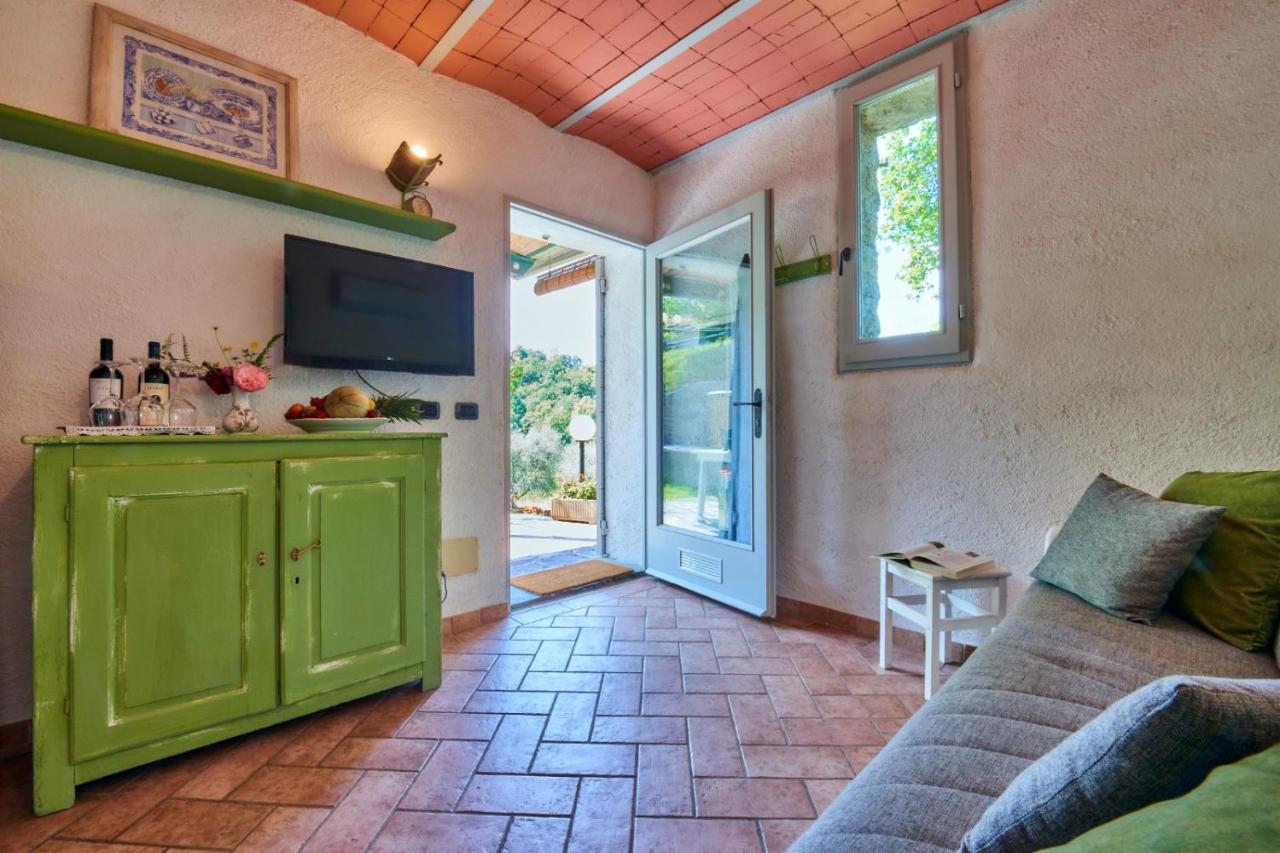 La Casetta Nel Bosco - Hot Tube And Sauna Lierna Exterior foto